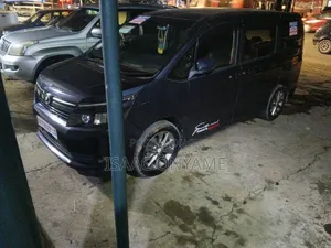 Toyota Voxy 2016 Gray
