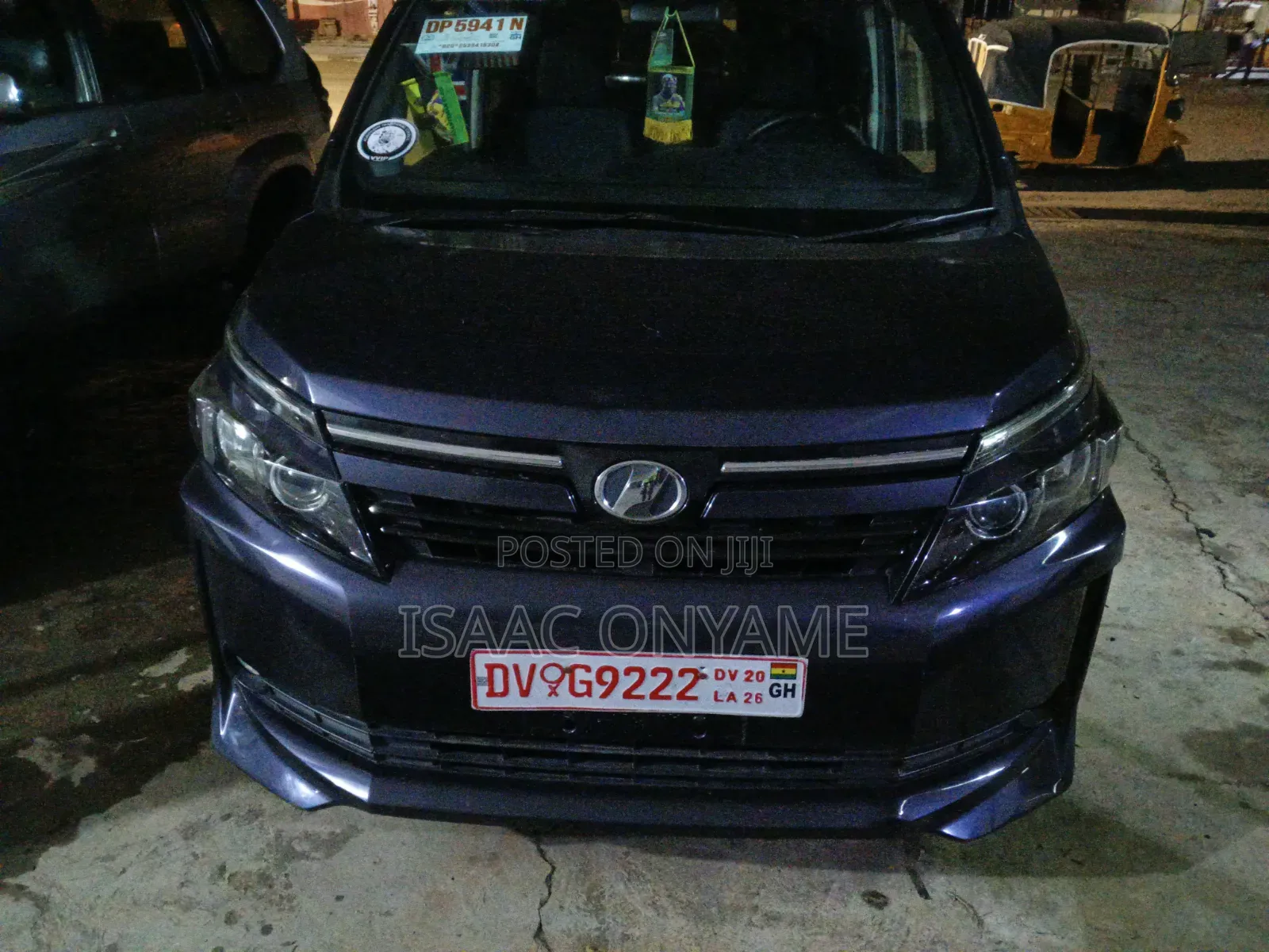Toyota Voxy 2016 Gray