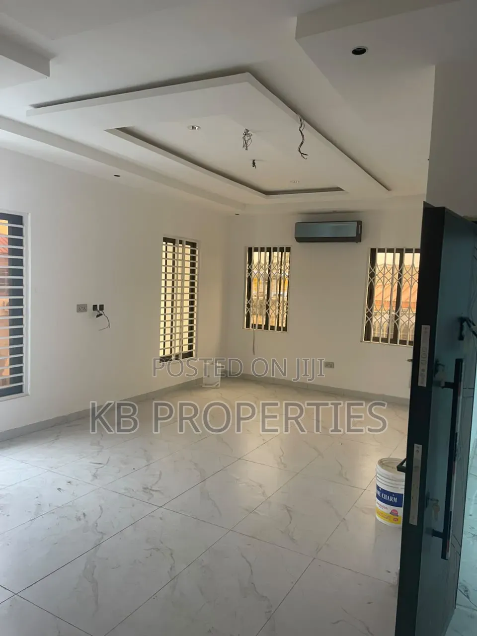 6bdrm House in Kb Properties, Baatsona Total for sale