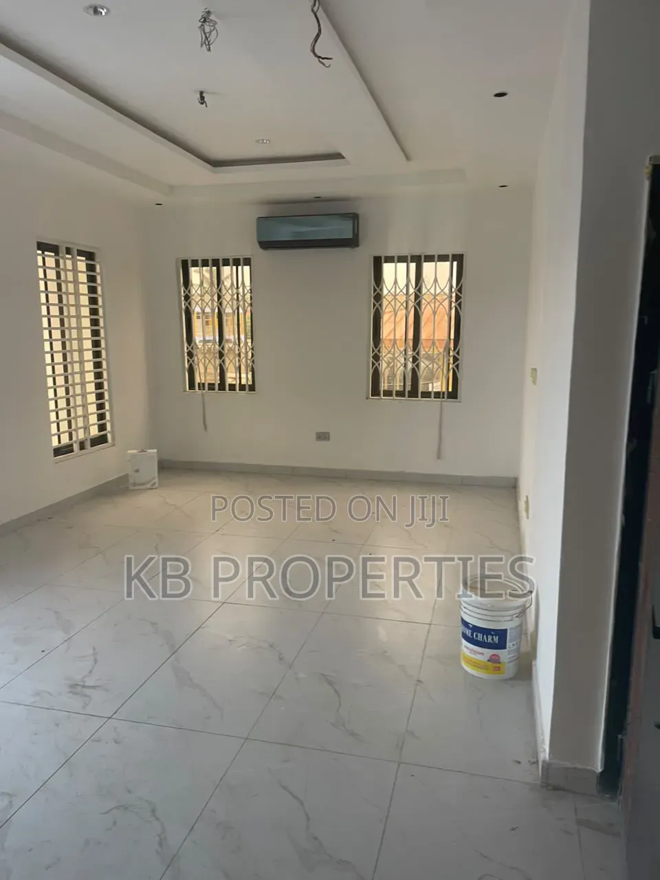 6bdrm House in Kb Properties, Baatsona Total for sale