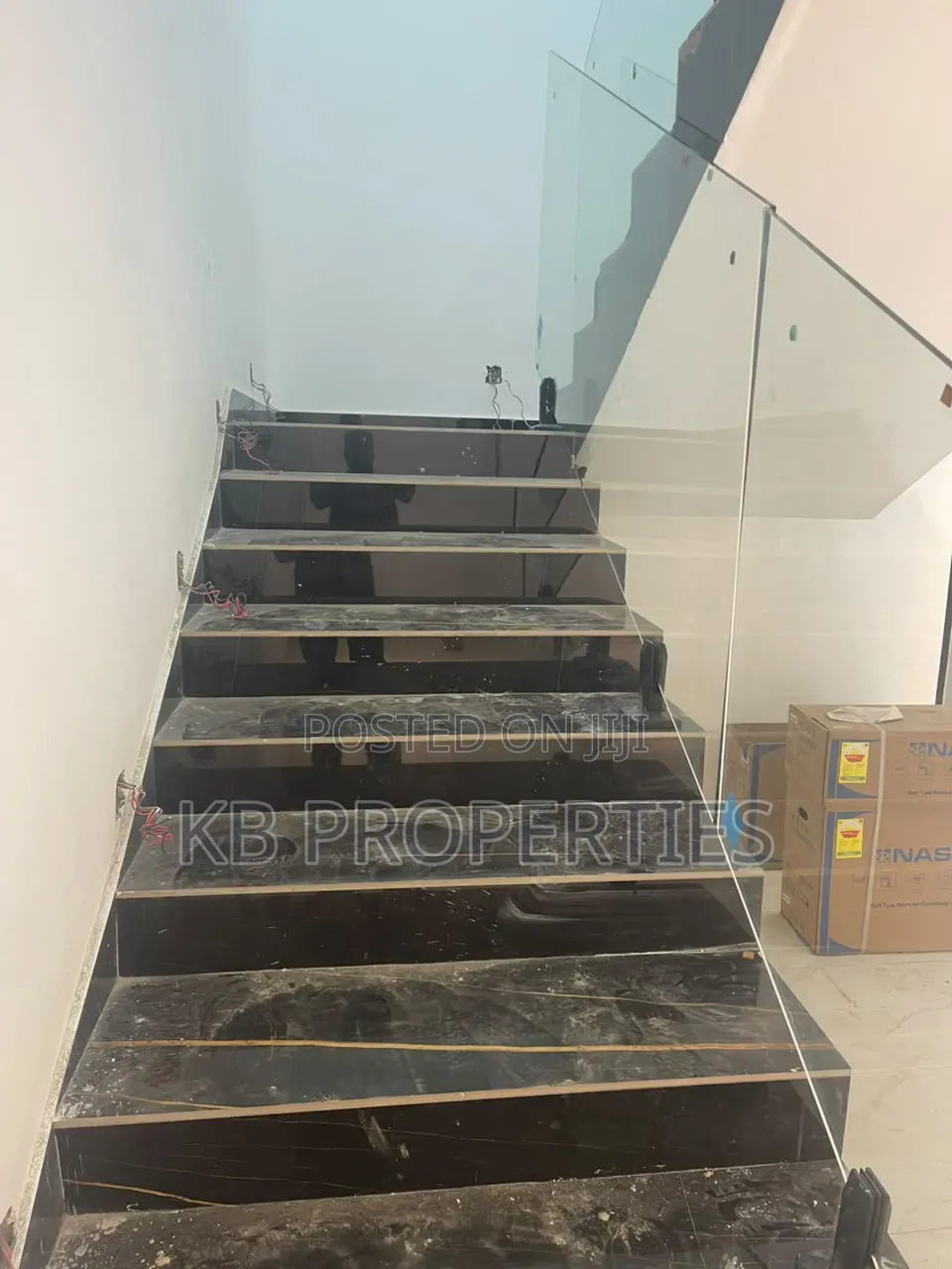 6bdrm House in Kb Properties, Baatsona Total for sale