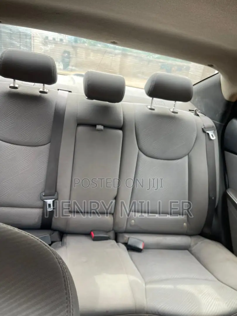 Hyundai Elantra GLS Sedan FWD (1.8L 4cyl 6A) 2013 Silver