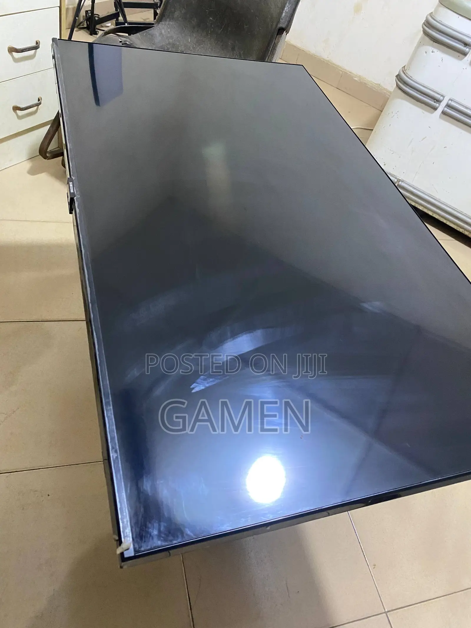 Samsung Smart TV 43inches UHD Crystal HDR