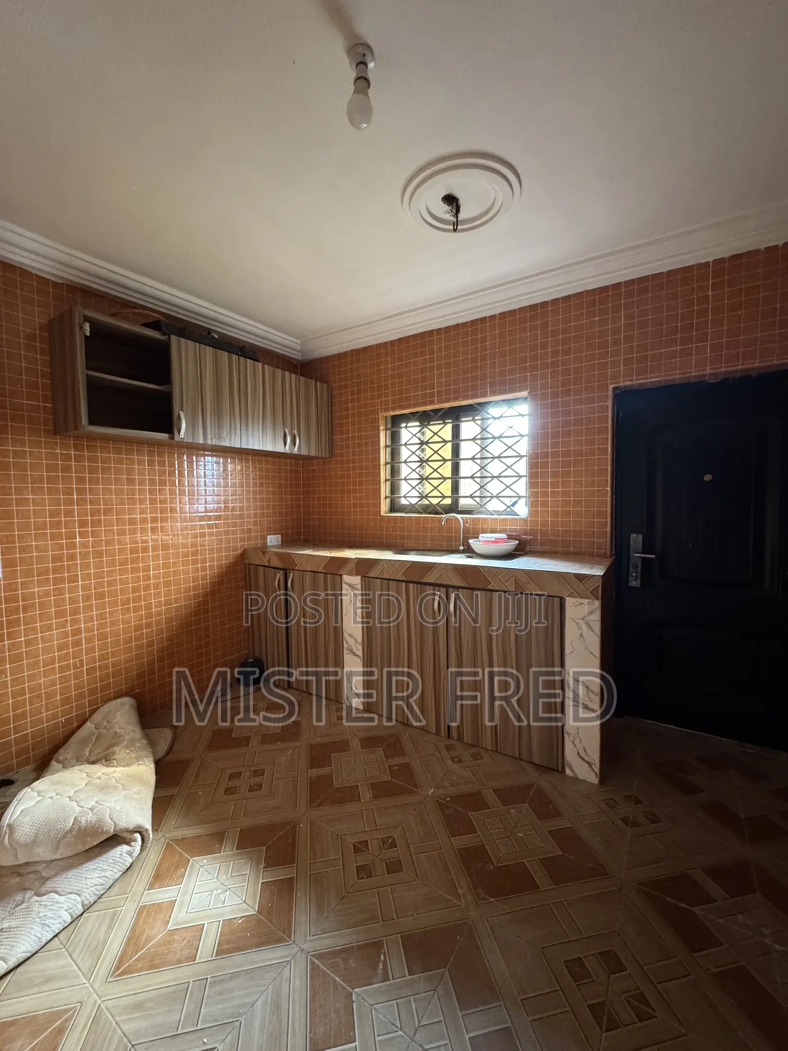3bdrm Apartment in Inside New Bortianor, Weija for rent