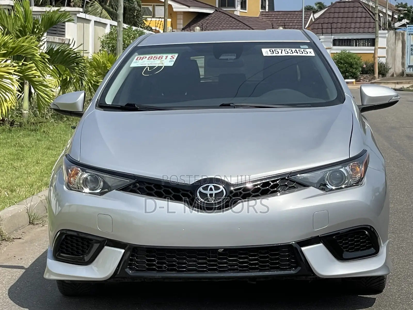 Toyota Corolla SE 4dr Sedan (1.8L 4cyl CVT) 2017 Silver