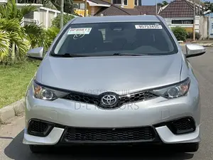 Toyota Corolla SE 4dr Sedan (1.8L 4cyl CVT) 2017 Silver