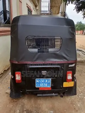 Bajaj RE 2024 Black