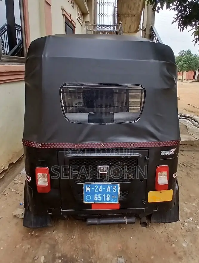Bajaj RE 2024 Black