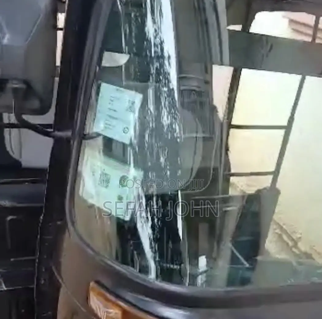Bajaj RE 2024 Black