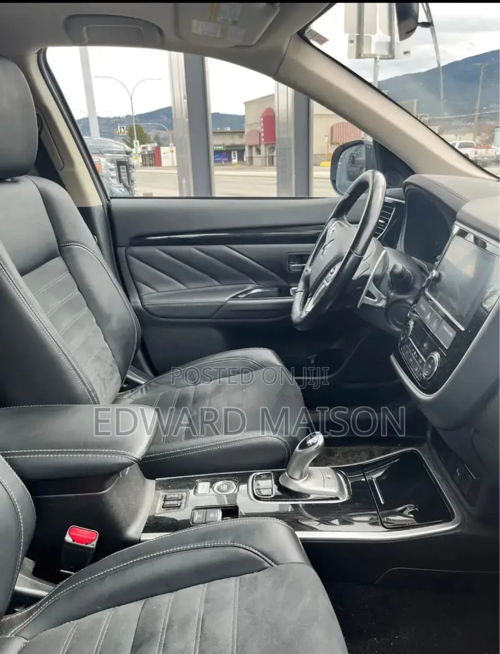 Mitsubishi Outlander PHEV 2019 Silver