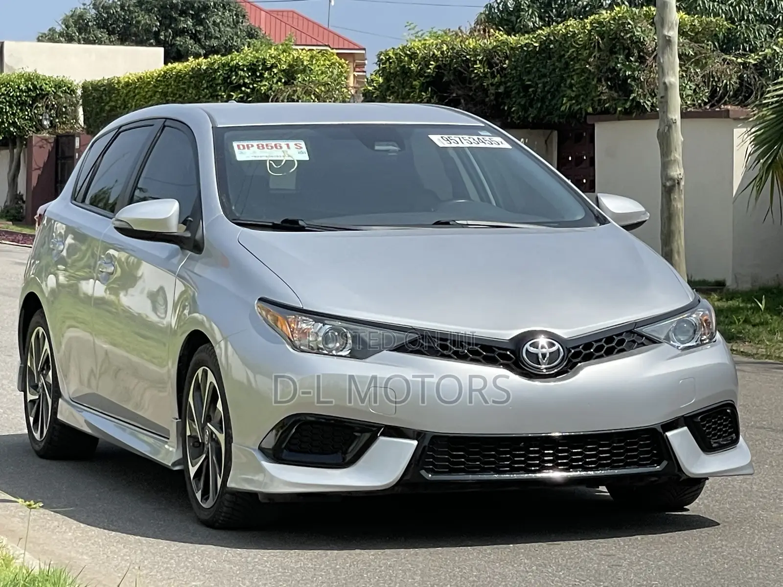 Toyota Corolla SE 4dr Sedan (1.8L 4cyl CVT) 2017 Silver