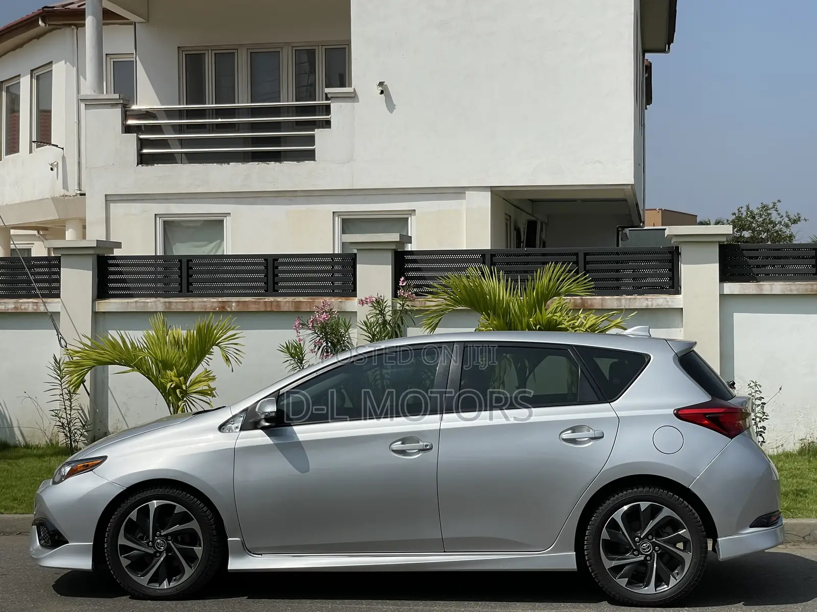 Toyota Corolla SE 4dr Sedan (1.8L 4cyl CVT) 2017 Silver
