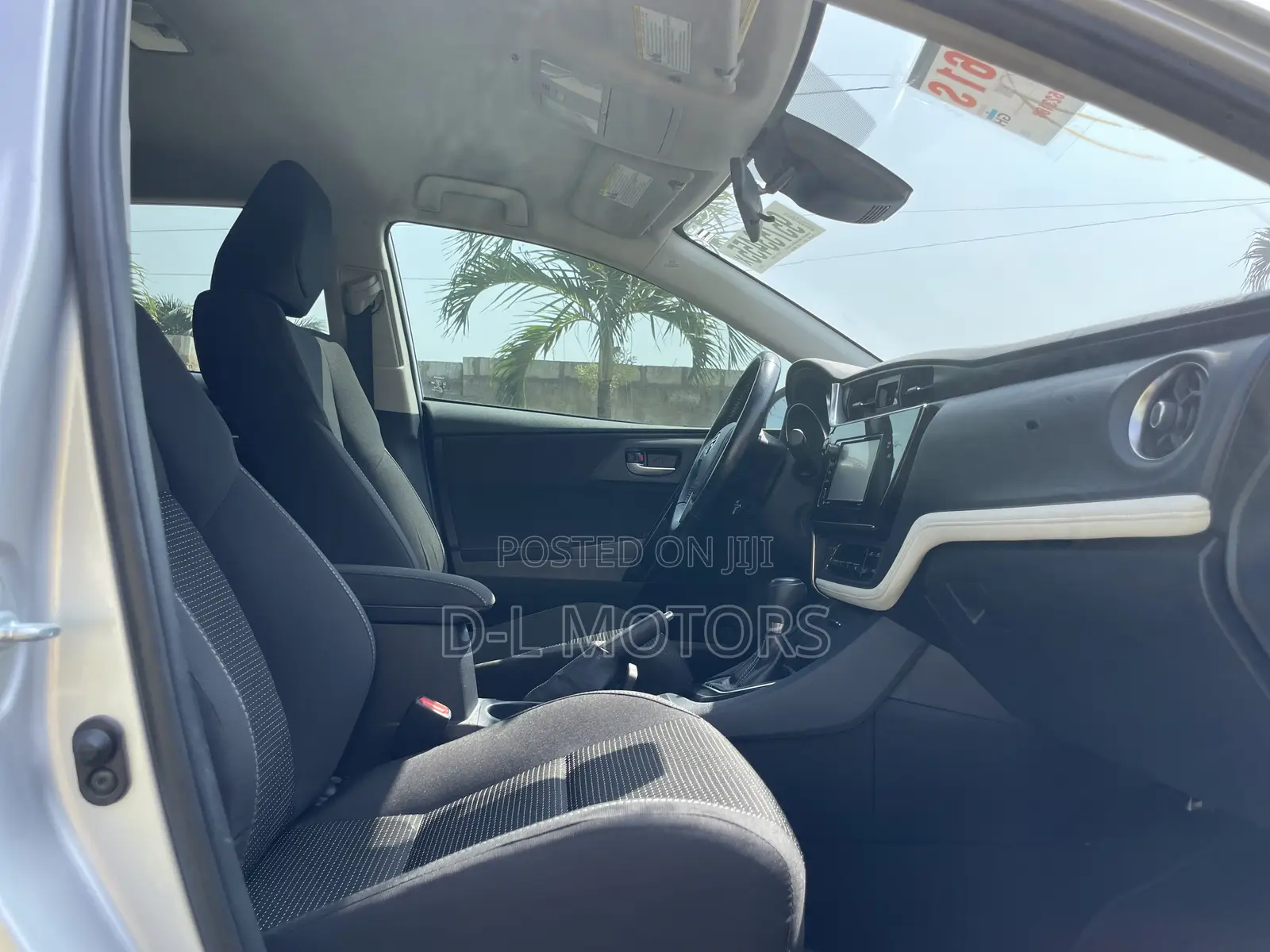 Toyota Corolla SE 4dr Sedan (1.8L 4cyl CVT) 2017 Silver