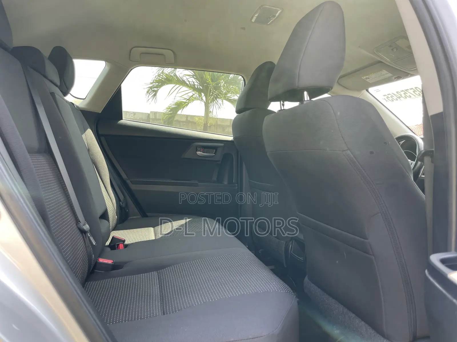 Toyota Corolla SE 4dr Sedan (1.8L 4cyl CVT) 2017 Silver