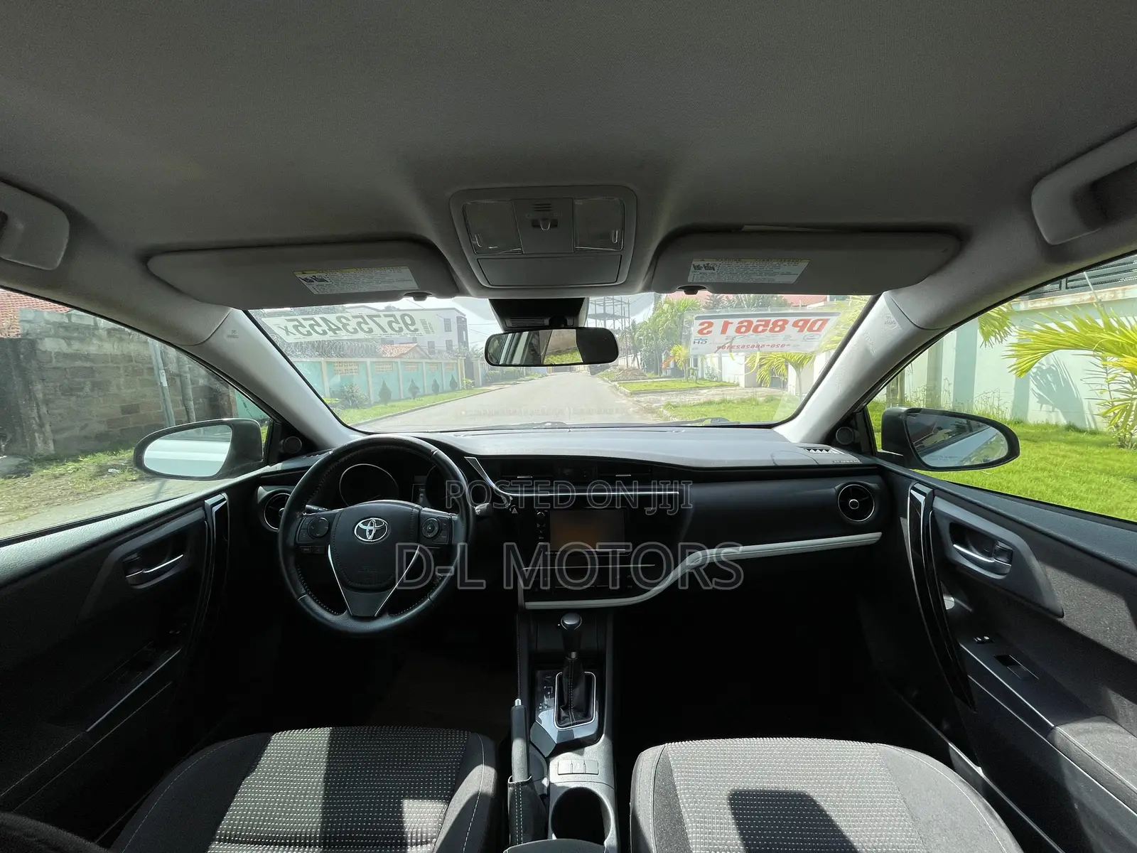 Toyota Corolla SE 4dr Sedan (1.8L 4cyl CVT) 2017 Silver