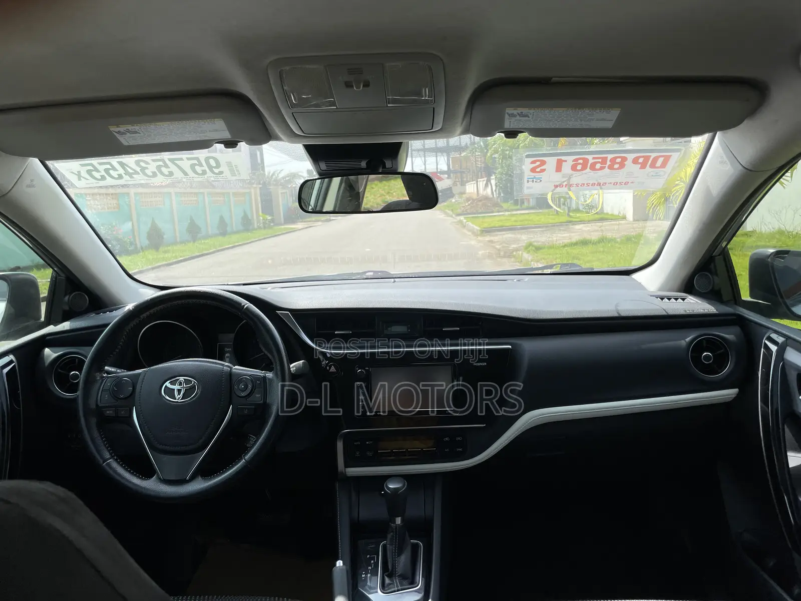 Toyota Corolla SE 4dr Sedan (1.8L 4cyl CVT) 2017 Silver