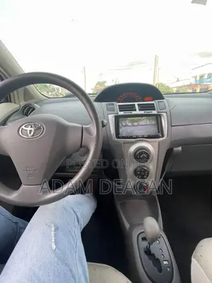 Toyota Vitz 2010