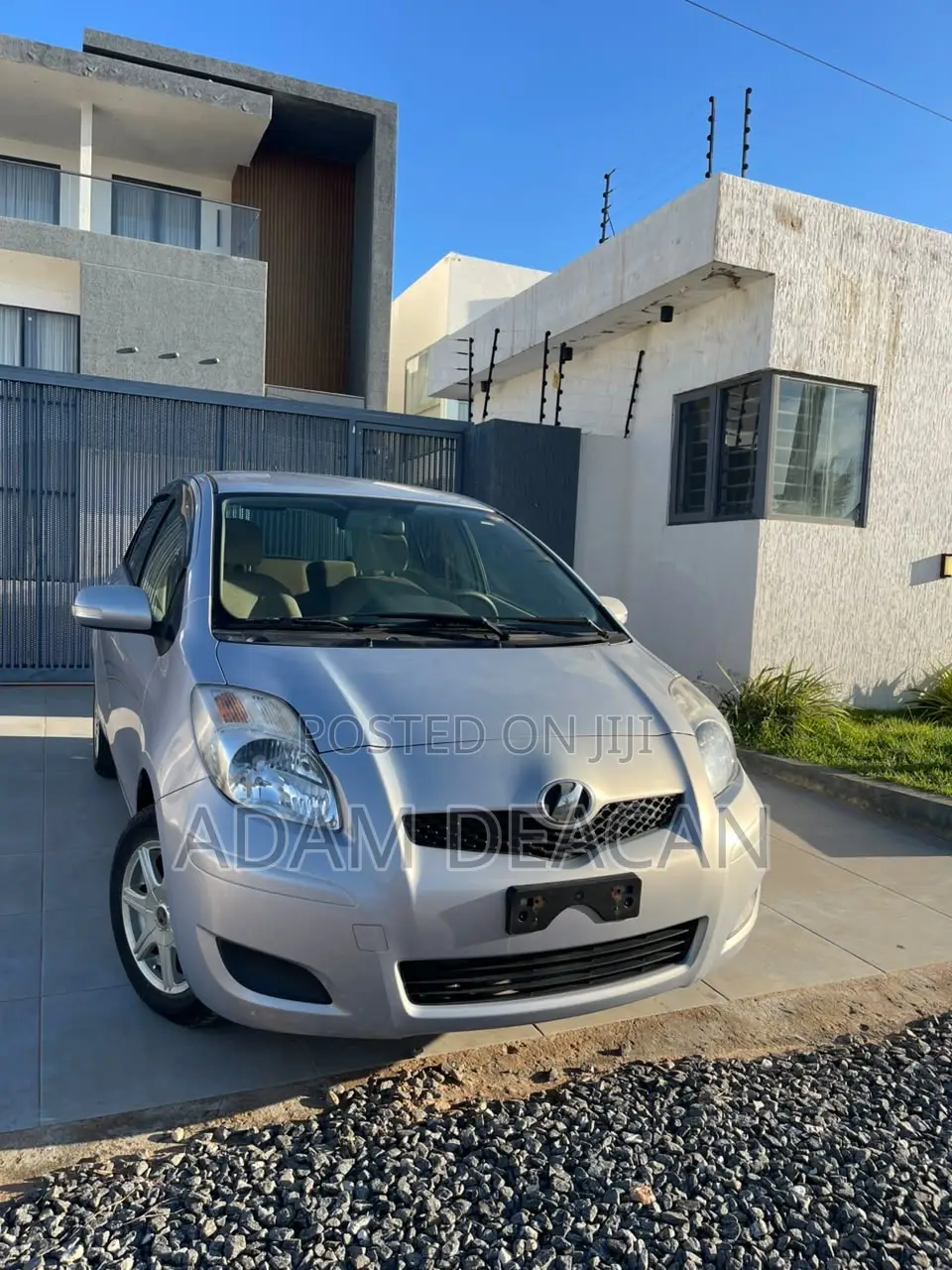 Toyota Vitz 2010