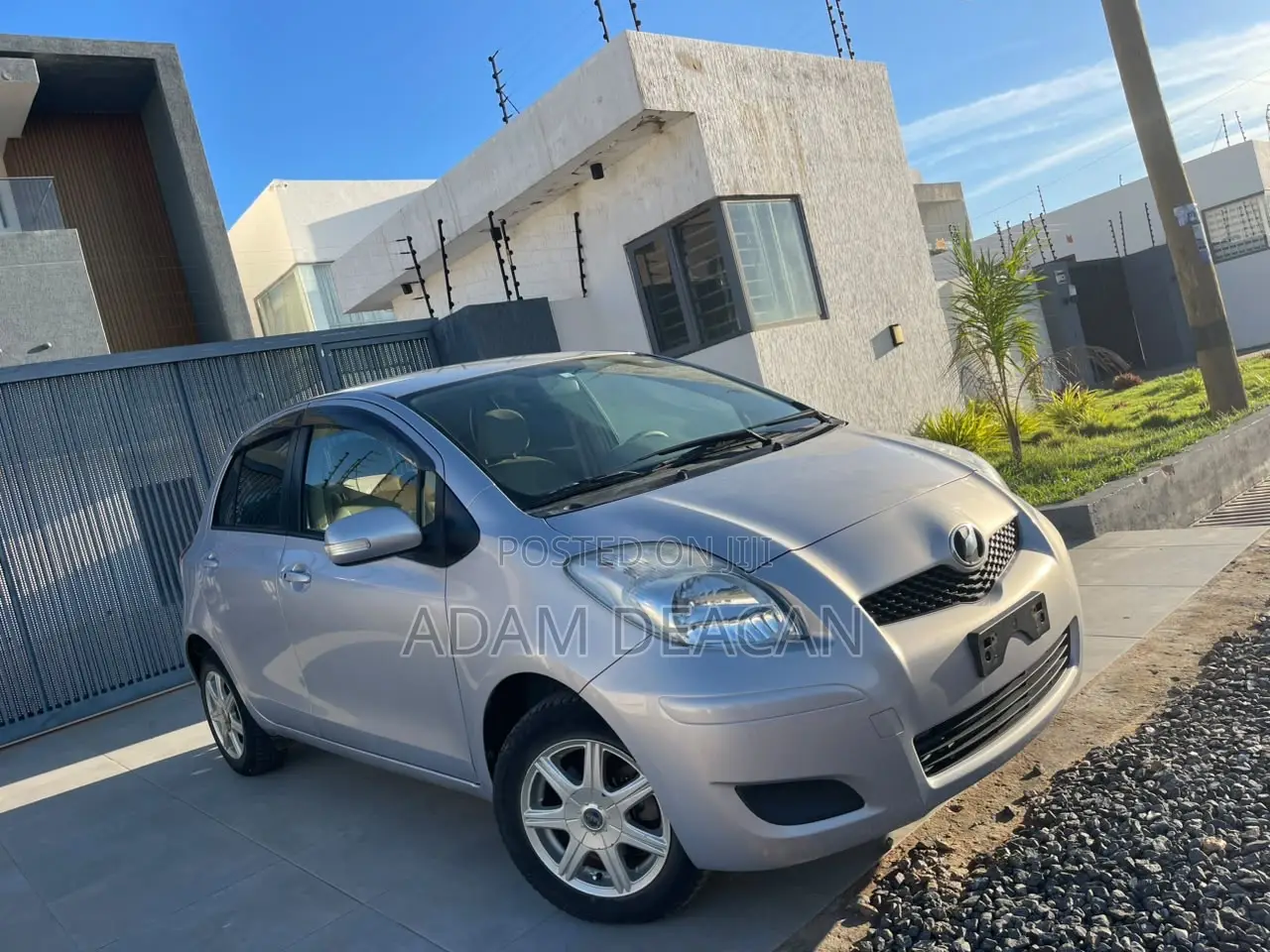 Toyota Vitz 2010