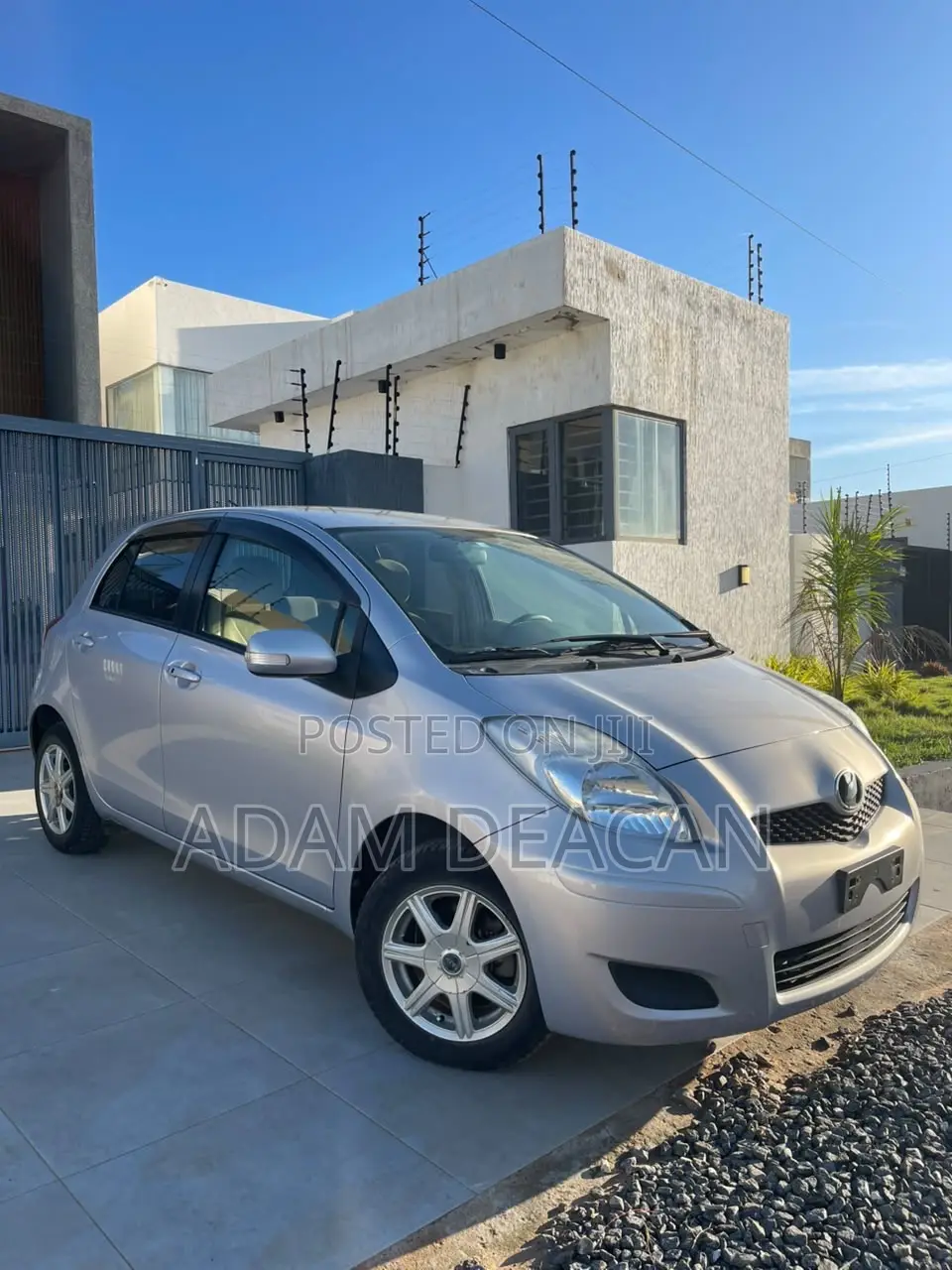 Toyota Vitz 2010