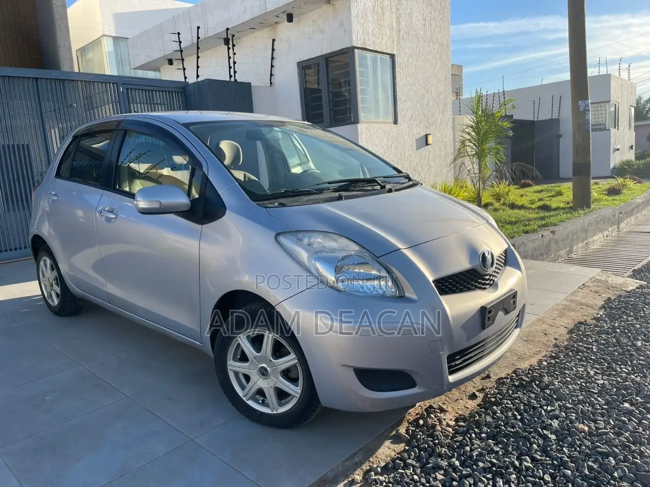 Toyota Vitz 2010