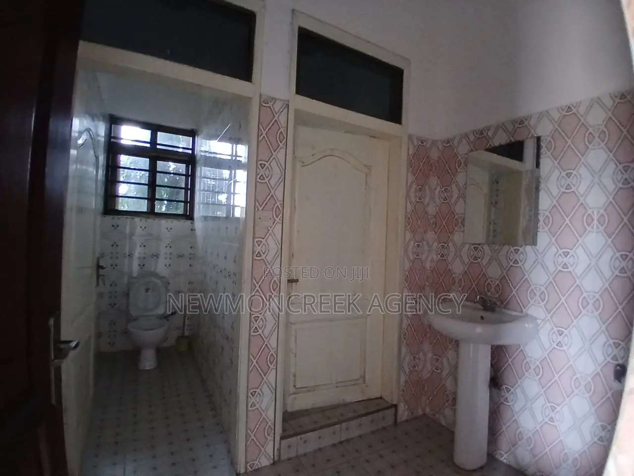 4bdrm Apartment in Adenta,Ashiyie, Accra Metropolitan for rent