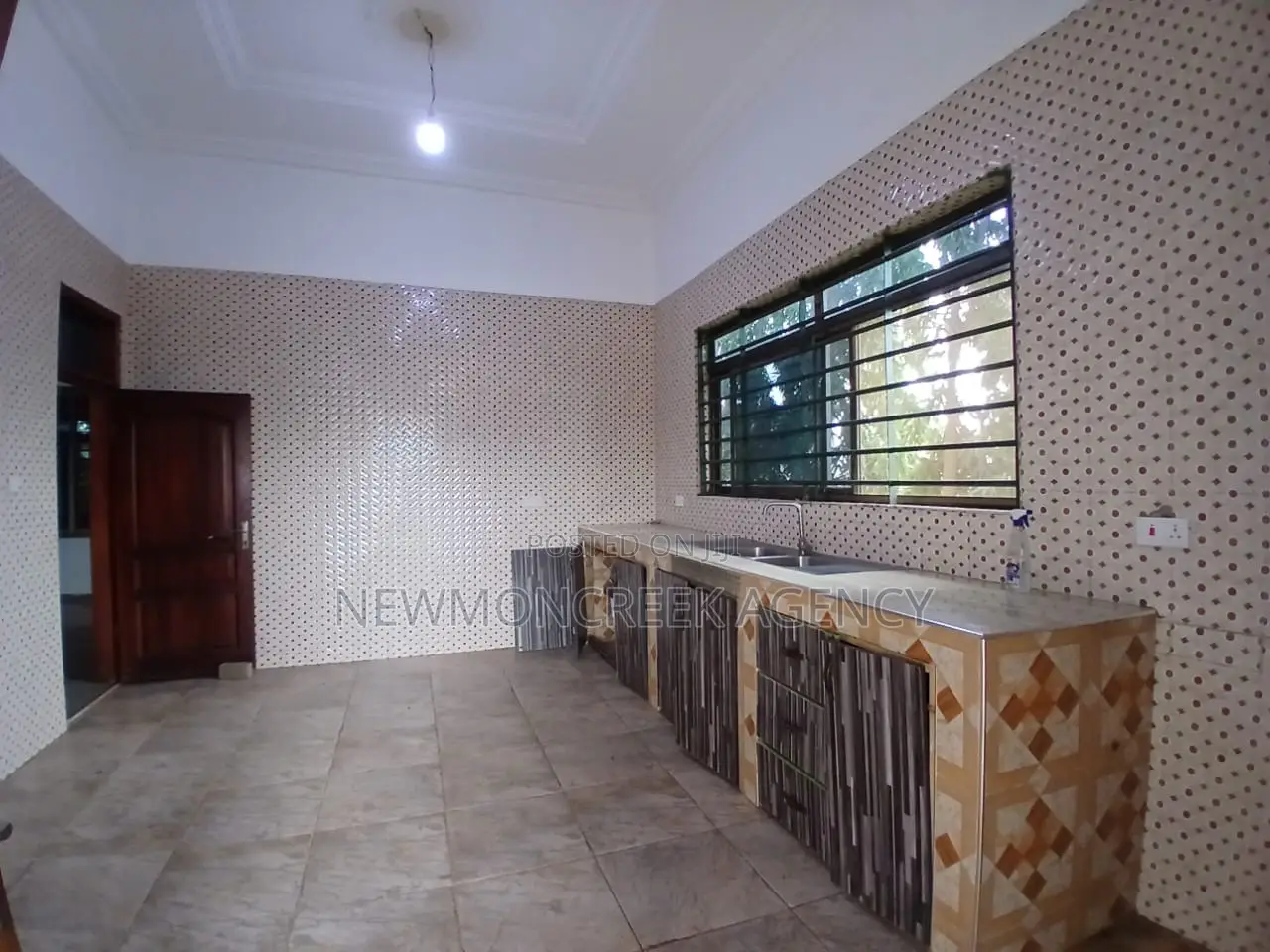 4bdrm Apartment in Adenta,Ashiyie, Accra Metropolitan for rent