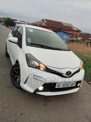 Toyota Vitz 1.3 FWD 5dr 2016 Off white