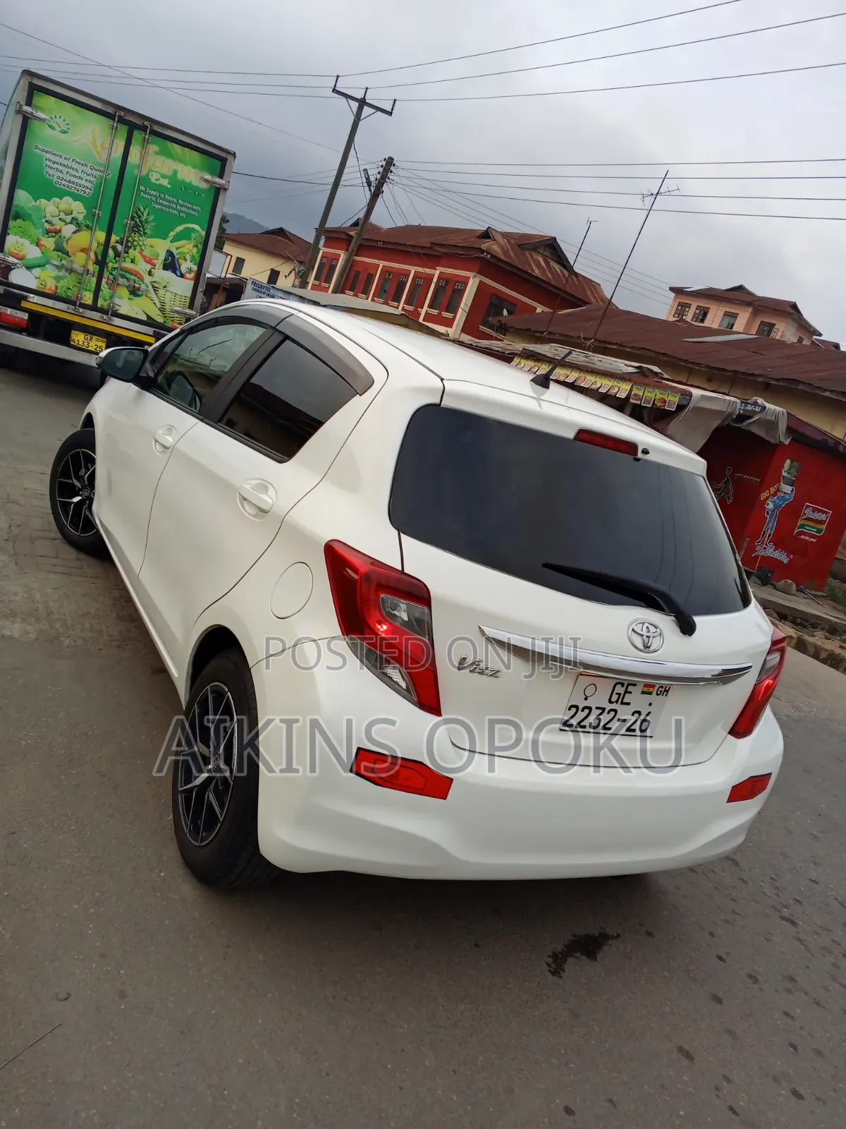 Toyota Vitz 1.3 FWD 5dr 2016 Off white