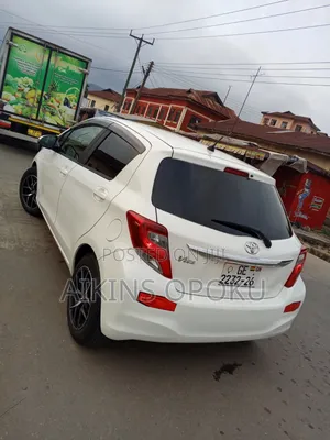 Toyota Vitz 1.3 FWD 5dr 2016 Off white