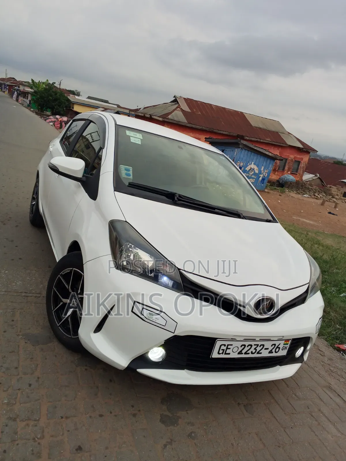 Toyota Vitz 1.3 FWD 5dr 2016 Off white