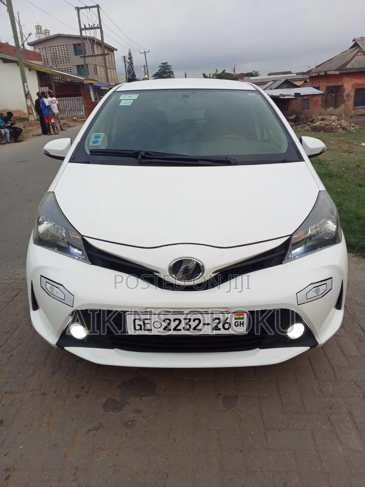 Toyota Vitz 1.3 FWD 5dr 2016 Off white
