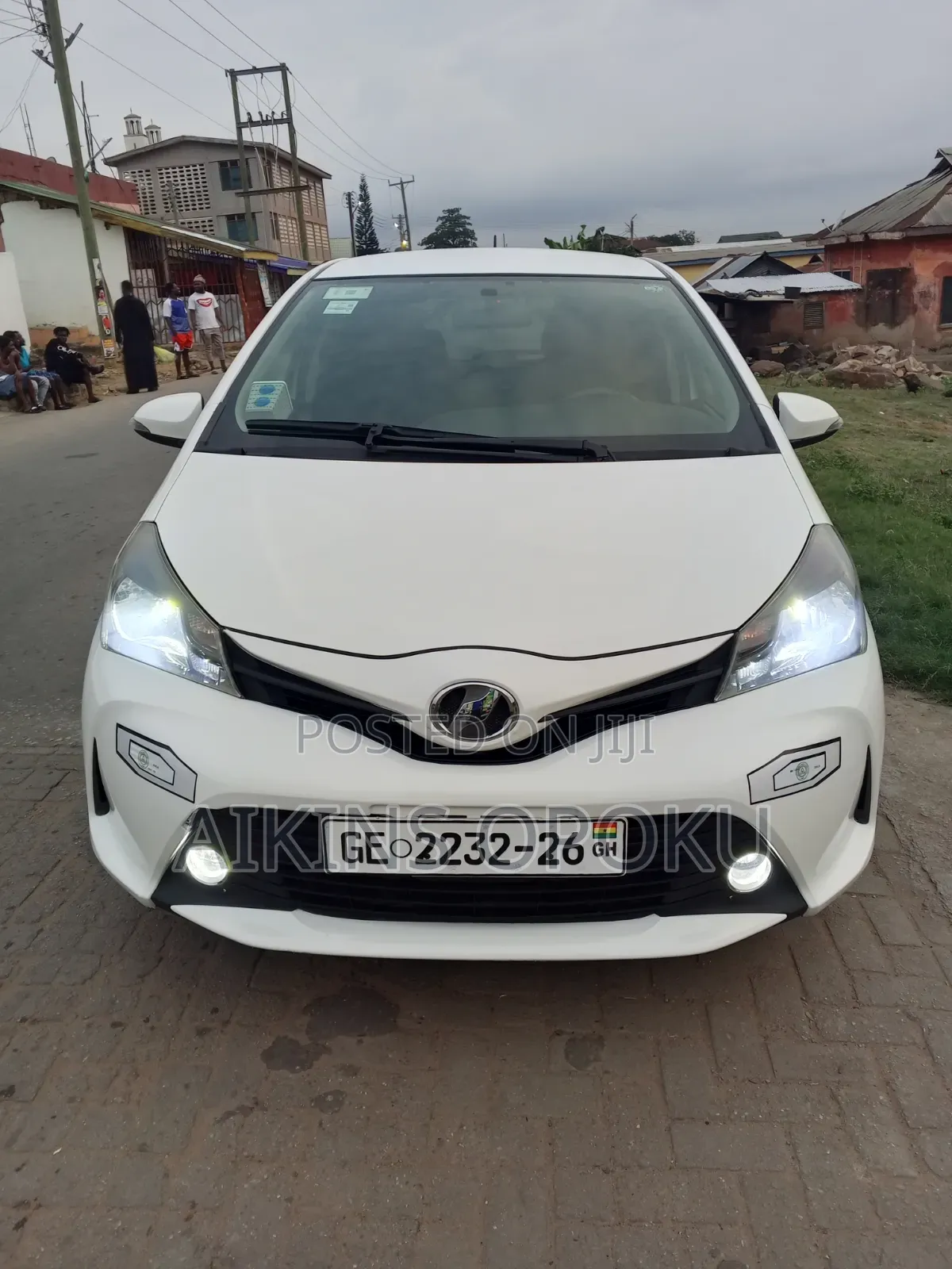 Toyota Vitz 1.3 FWD 5dr 2016 Off white