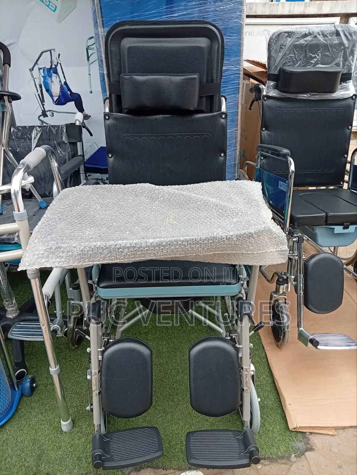 Executive Wheelchair With Commode