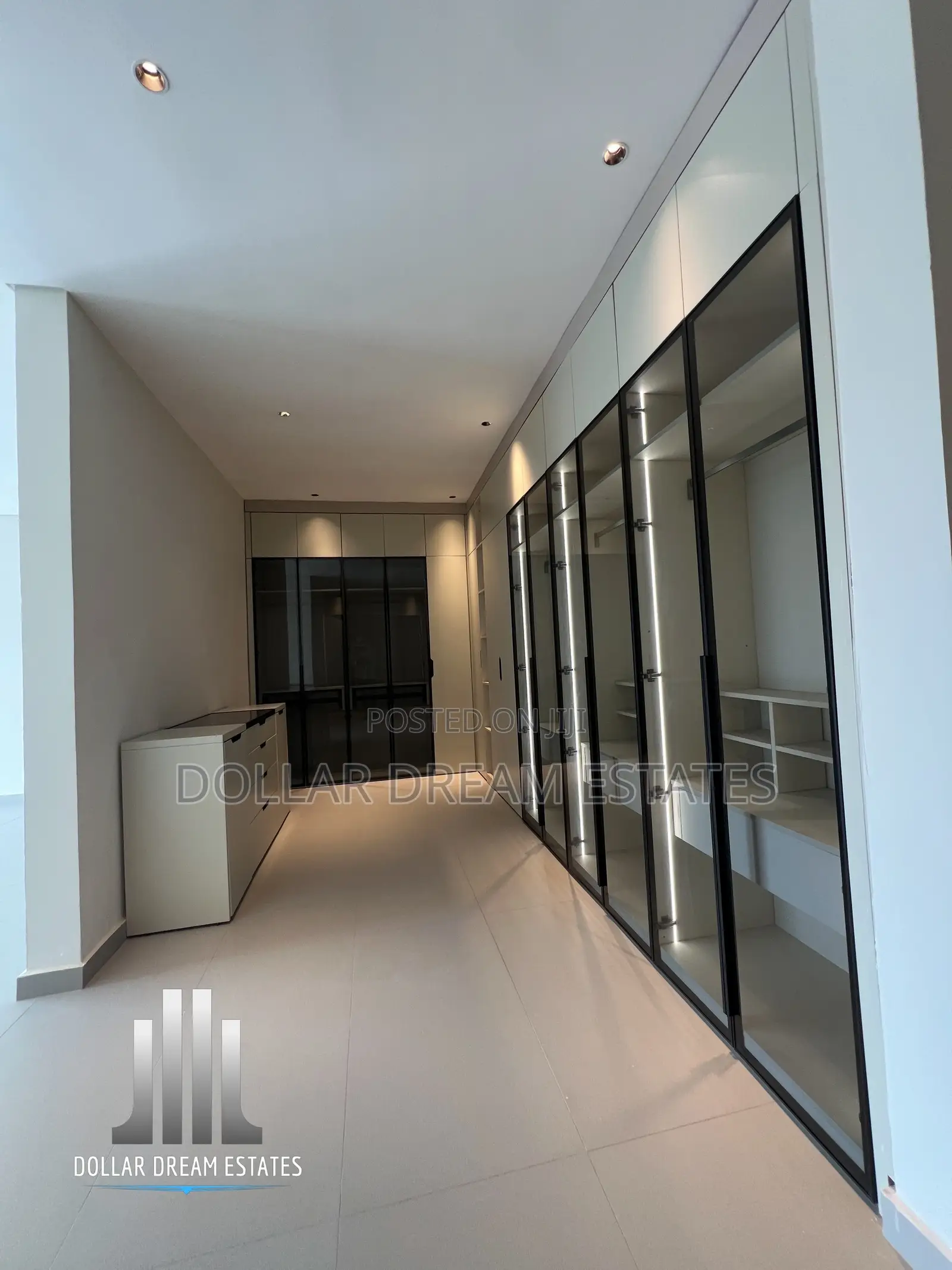 5bdrm House in Adjiriganor for sale