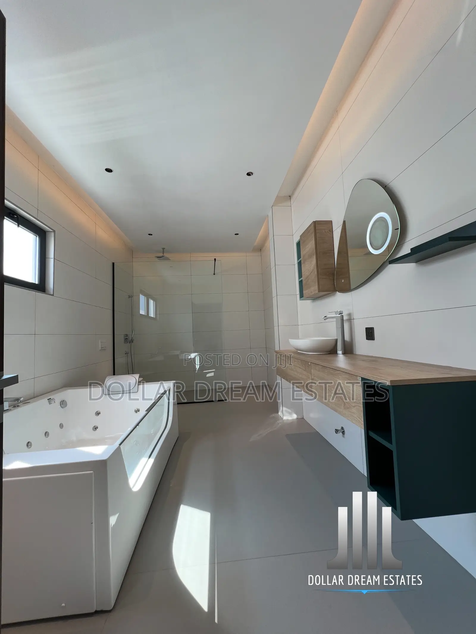 5bdrm House in Adjiriganor for sale