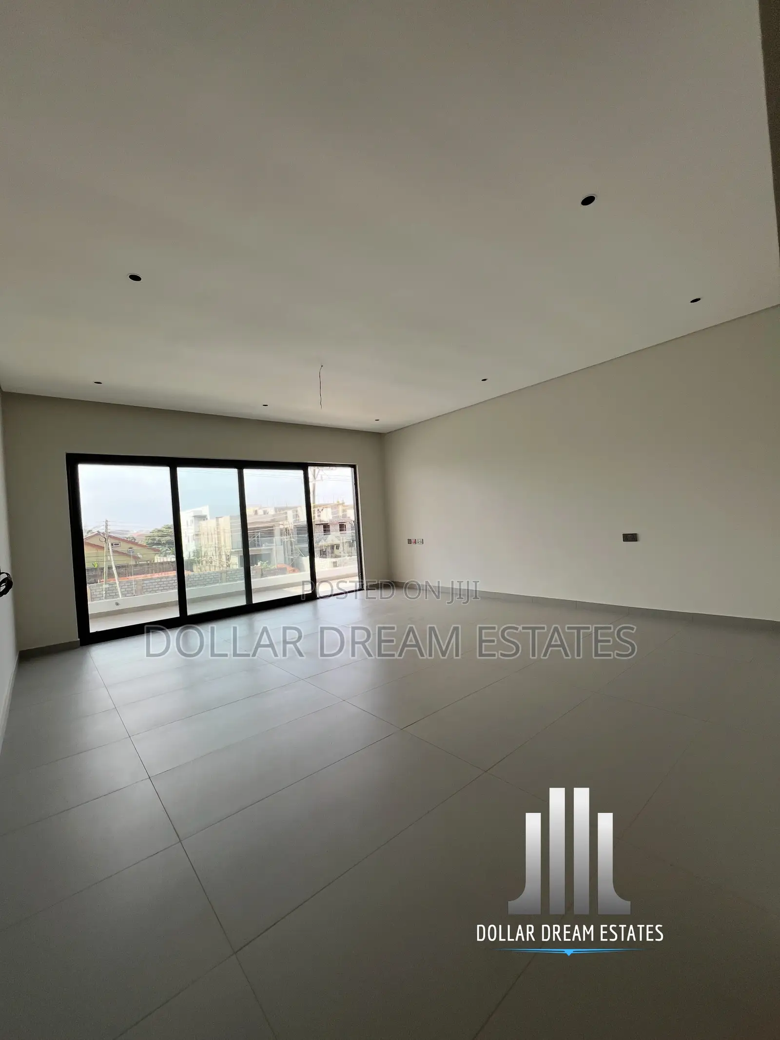 5bdrm House in Adjiriganor for sale