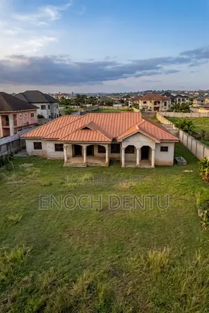 6bdrm House in Kumasi Metropolitan for sale