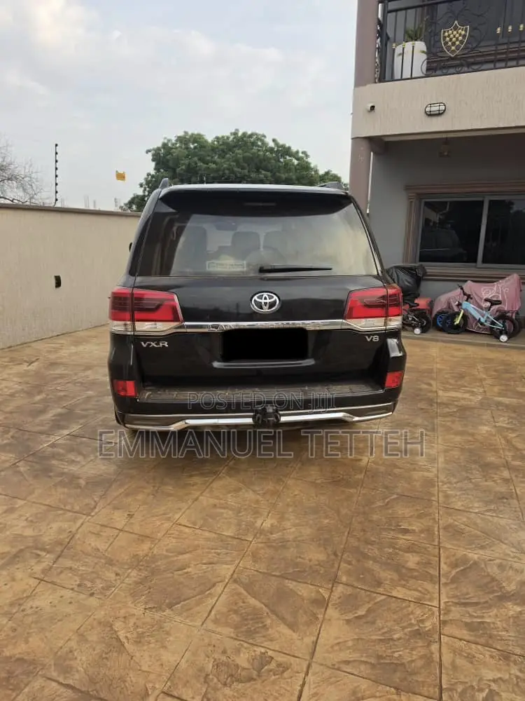 Toyota Land Cruiser 5.7 V8 VXR 2017 Black