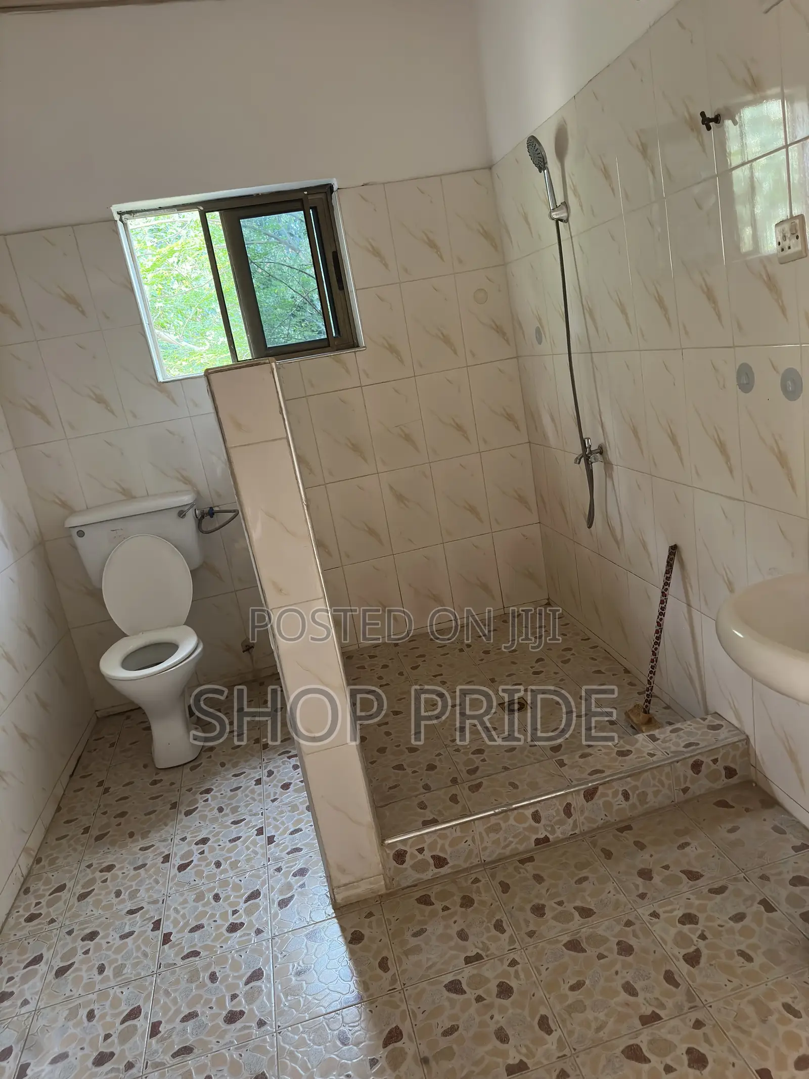 1bdrm Room & Parlour in Malejor for rent