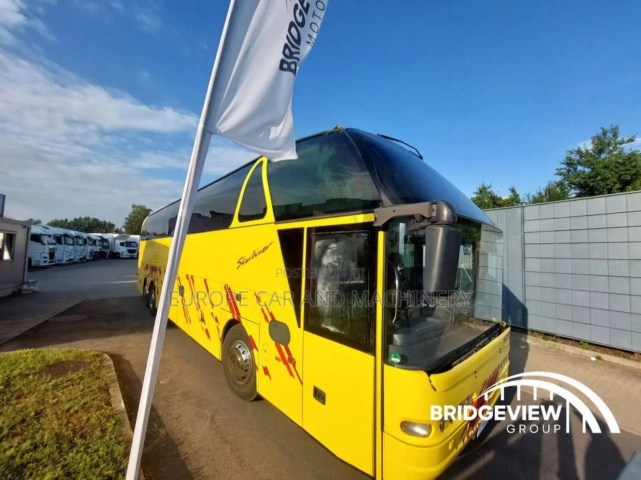 Bus 2003 Yellow