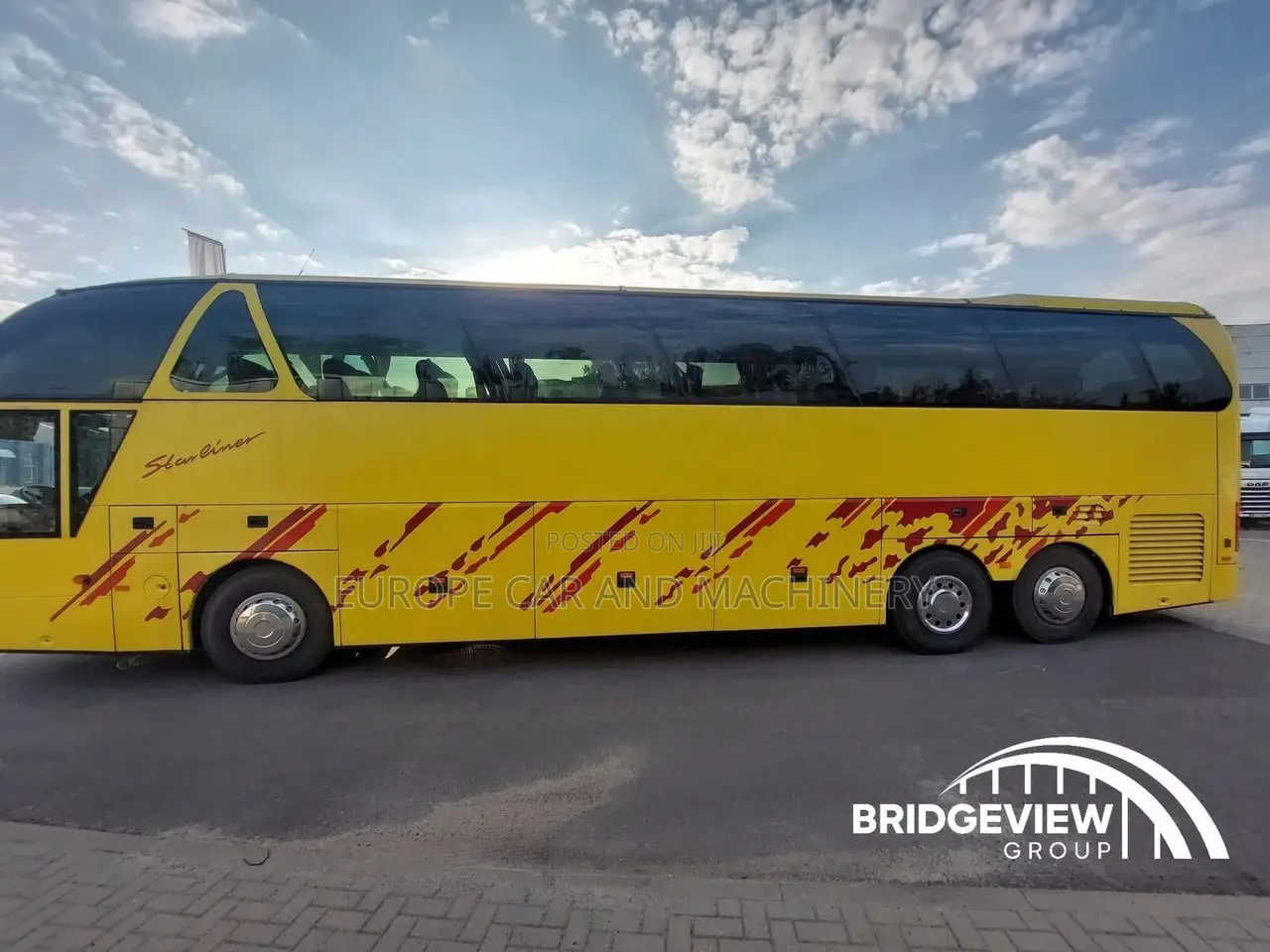 Bus 2003 Yellow