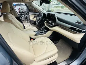 Toyota Highlander Limited AWD 2023 Blue