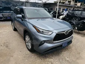 Toyota Highlander Limited AWD 2023 Blue