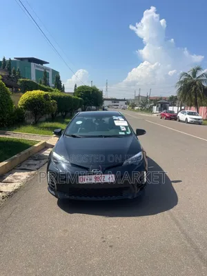 Toyota Corolla SE (1.8L 4cyl 2A) 2018 Black