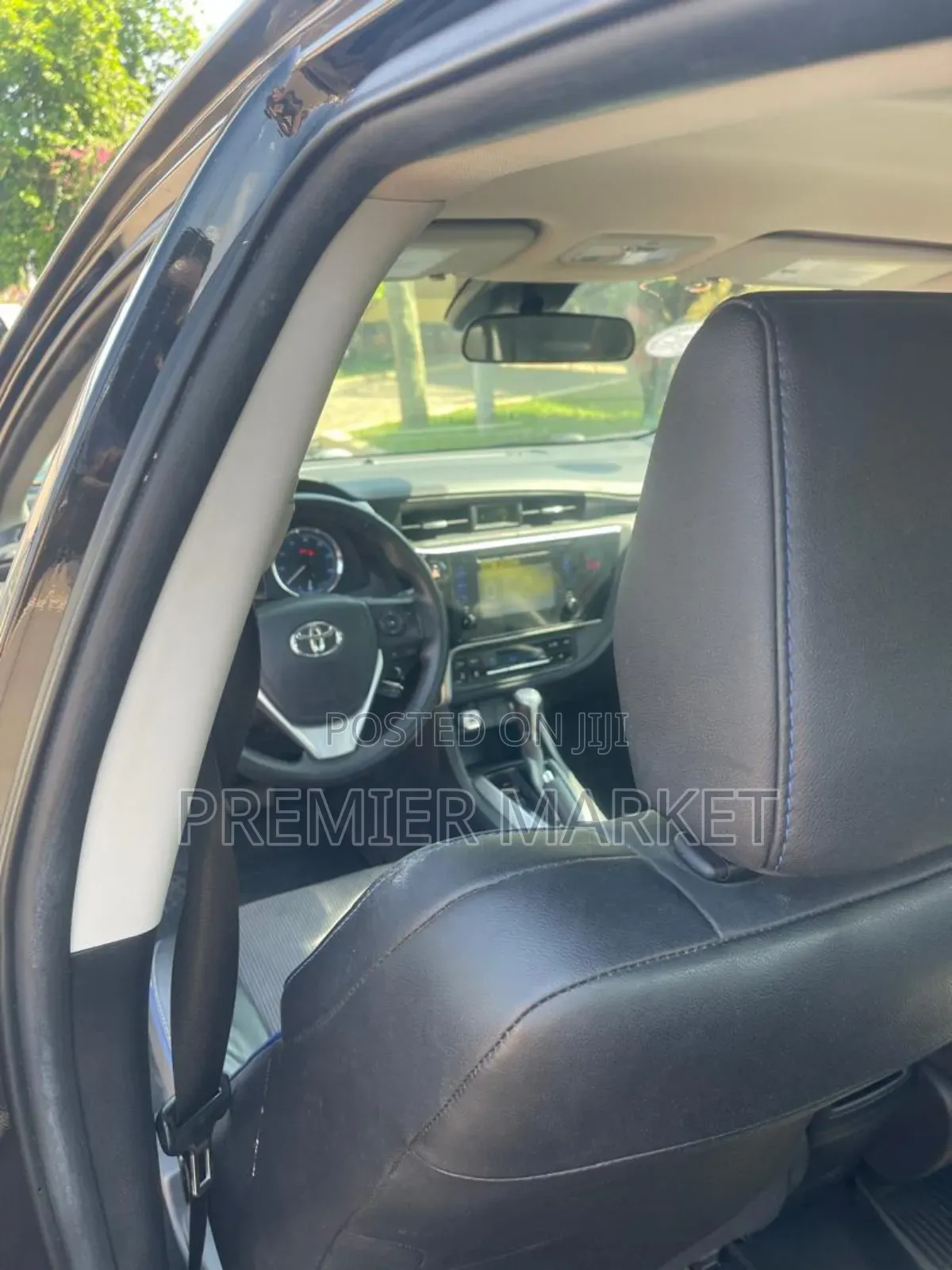 Toyota Corolla SE (1.8L 4cyl 2A) 2018 Black