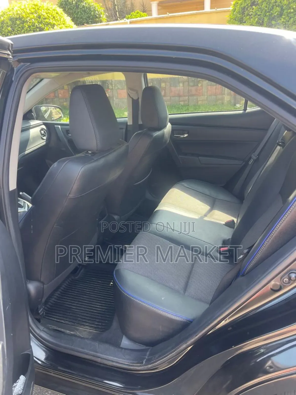 Toyota Corolla SE (1.8L 4cyl 2A) 2018 Black