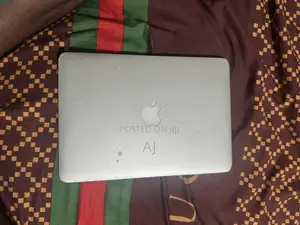 Laptop Apple MacBook Pro 2015 8GB Intel Core i5 SSD 256GB