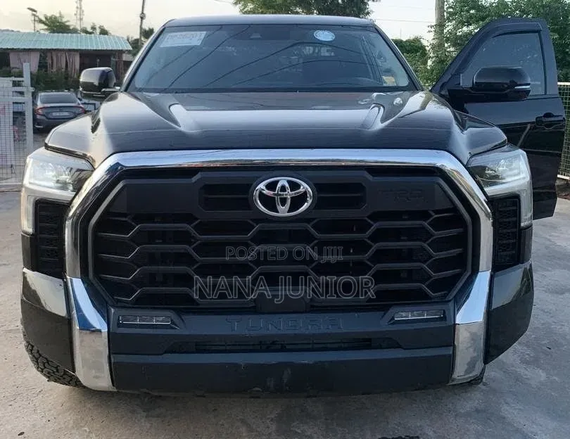 Toyota Tundra 2024 Black