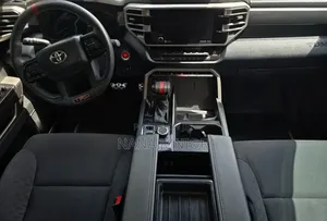 Toyota Tundra 2024 Black
